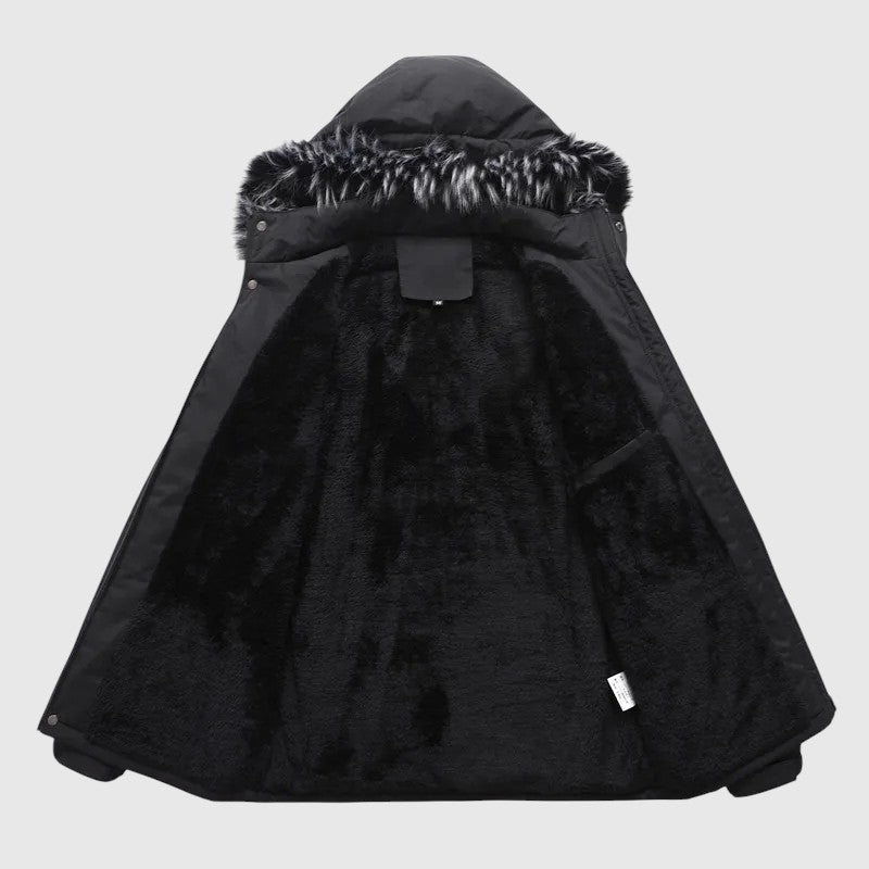 Marek – Quiltet jakke med hætte og funktionelle detaljer